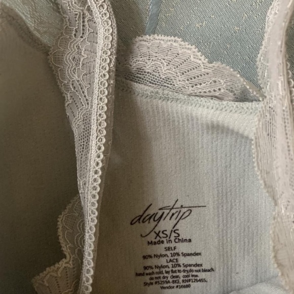 light blue lace crop top 🌟 - Picture 3 of 3